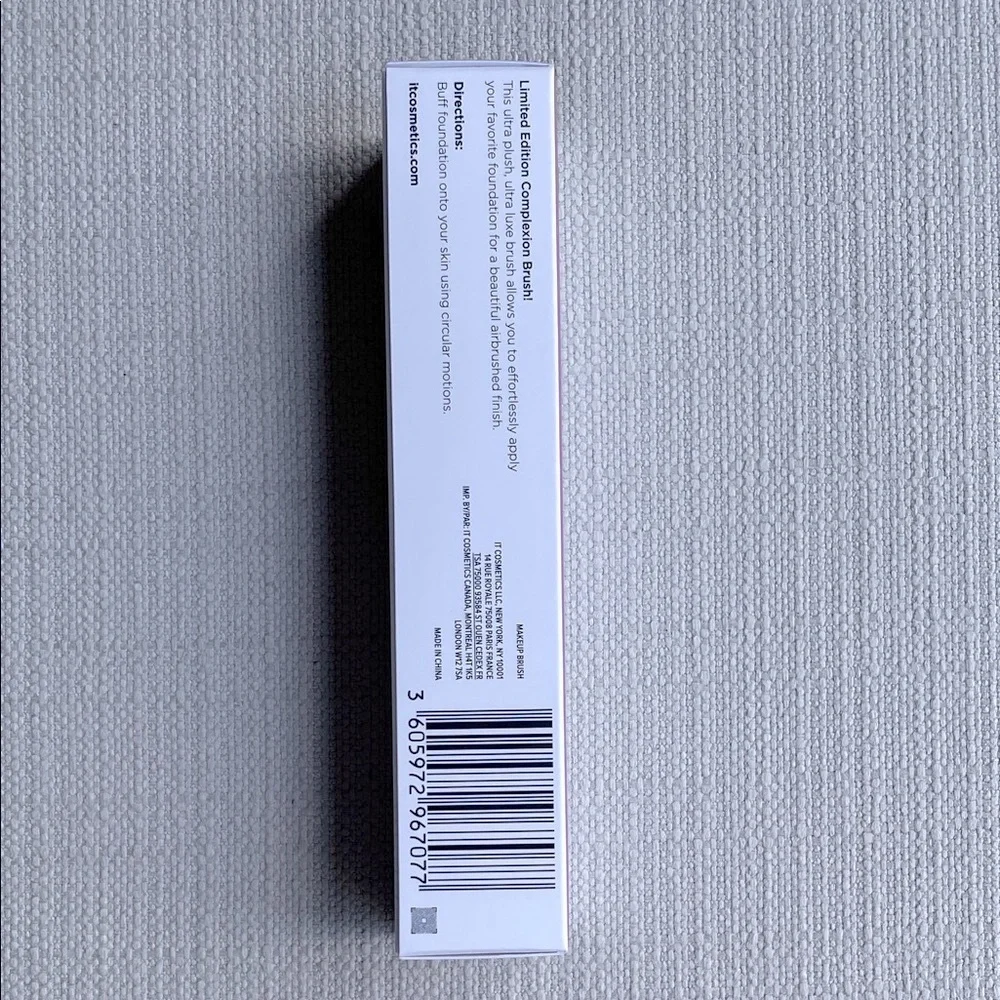 it cosmetics Limited Edition heavenly luxe Complexion Brush